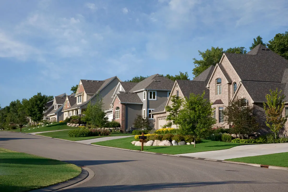 What to Look for When Choosing a Neighborhood - 23 Legal