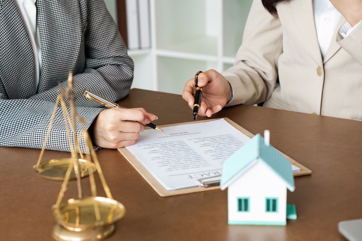 lawyer to buy a house - 23 Legal